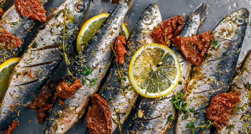 Alicante celebra sus Hogueras entre sardinas y pólvora