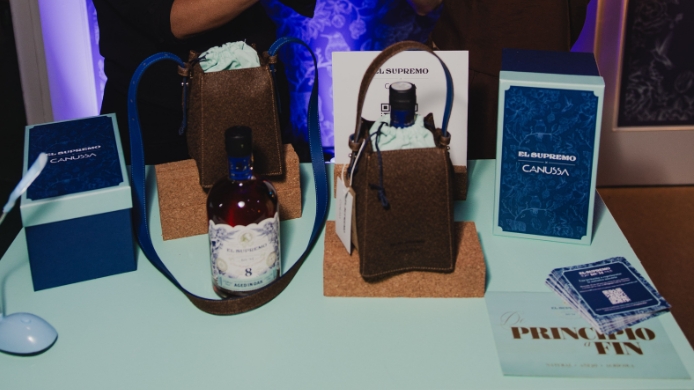  Tanoa Cruz Bag por Ron El Supremo y Canussa