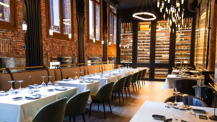 Salón del restaurante La Cuadra de Salvador