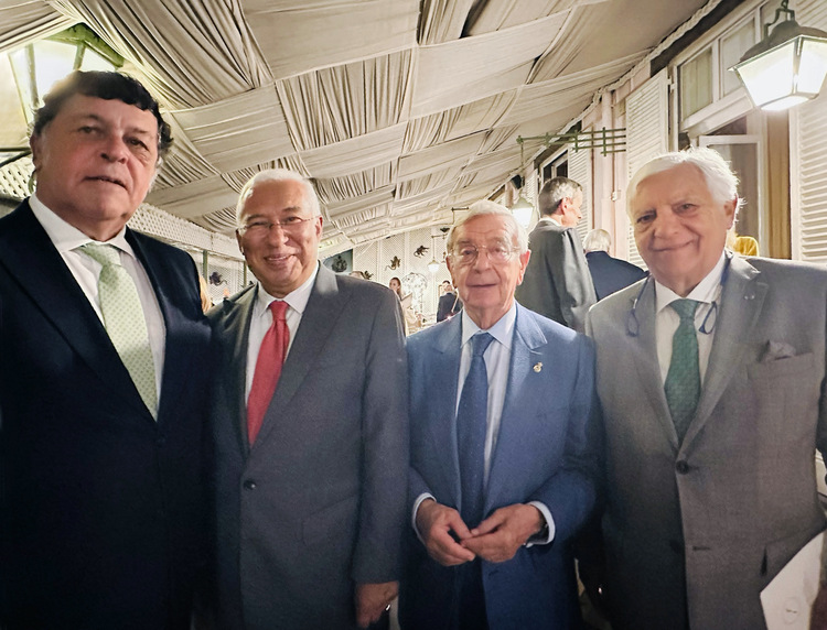 De izda. a dcha.: Carlos Fontão, António Costa, Rafael Ansón y José Bento dos Santos. (Foto: Rafael Ansón)