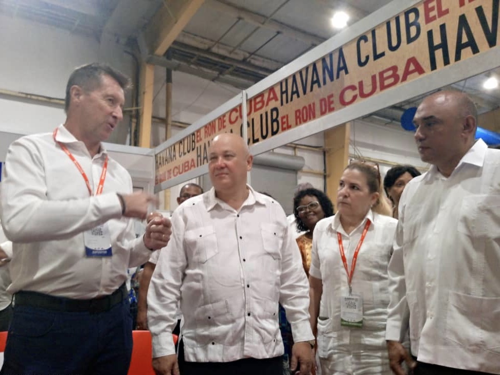 En el recorrido en el stand de Havana Club con Cristhian Barre, presidente de Havana Club Internacional
