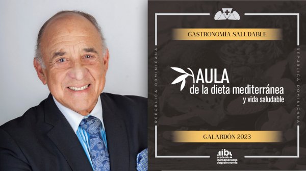 Alejandro Bonetti, director del Aula de la Dieta Mediterránea, recogió el Galardón a la Gastronomía Saludable 2023 de la Academia Iberoamericana de Gastronomía.