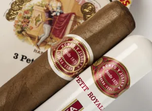  Romeo y Julieta Petit Royales