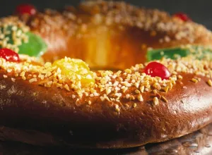 roscon de reyes-relleno-tradicional-dulces-navideños-postres-navideños