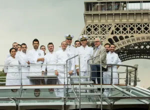 Alain Ducasse sur Seine-crucero-tripulacion