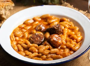 platos tradicionales-fabada-asturiana 