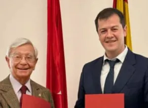 Luis Martín Izquierdo, director general de turismo de la Comunidad de Madrid, y Rafael Ansón, presidente de la Academia Iberoamericana de Gastronomí