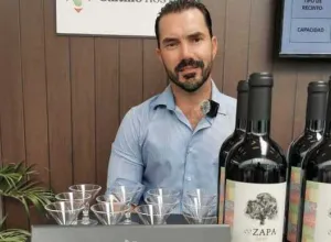 Fernando Garza, asociado de la marca Zapa