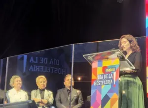 Isabel Ayuso Díaz recibe premio Madrina de Honor