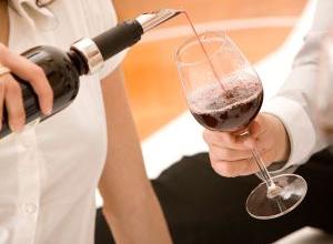 ¿Cuándo un vino está mal servido?