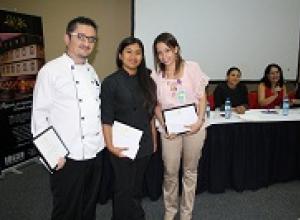 Un chef y dos estudiantes ganadores del Concurso  “Comercio y Gastronomía en el Siglo XXI” convocado por Grupo Excelencias en Panamá 