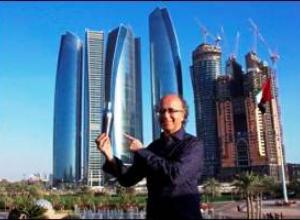 Javier de las Muelas recibe el premio "Gourmet Excellence" en Abu Dhabi