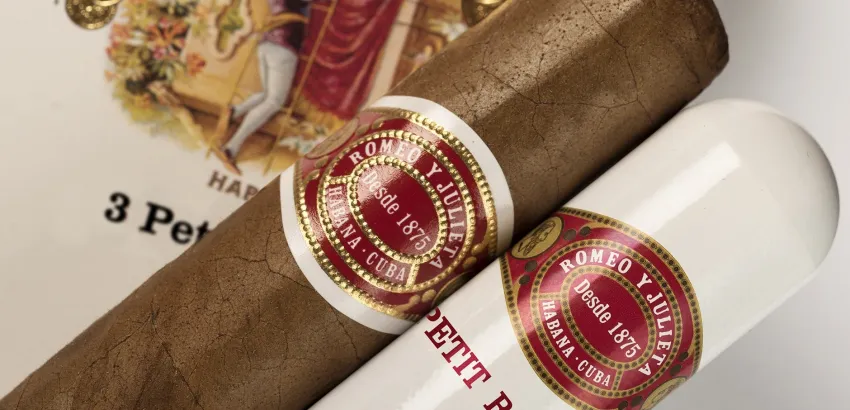  Romeo y Julieta Petit Royales