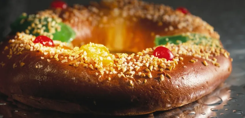 roscon de reyes-relleno-tradicional-dulces-navideños-postres-navideños