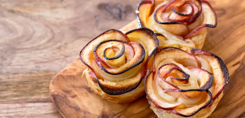 Rosas de manzana y hojaldre