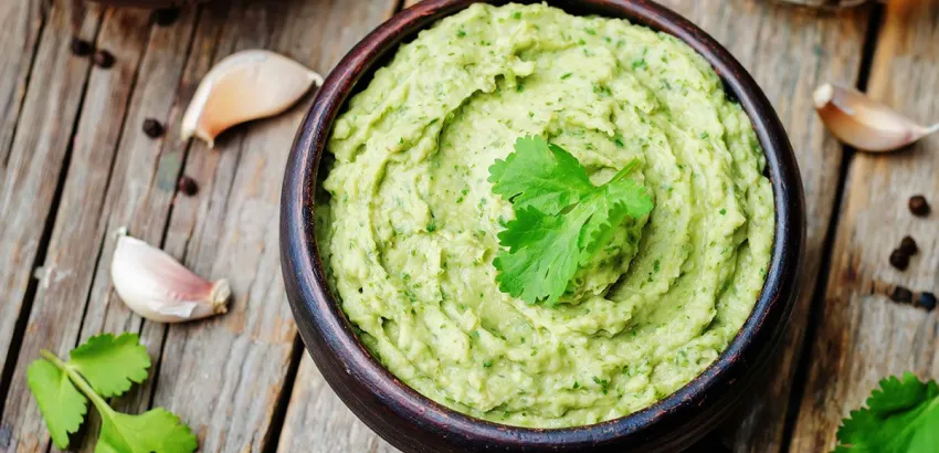 Aguacate-Hummus