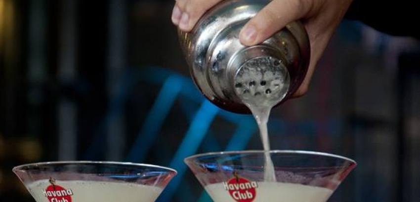 Bartender cubano vence en nueva Competencia Internacional de Coctelería “El Rey del Daiquirí”