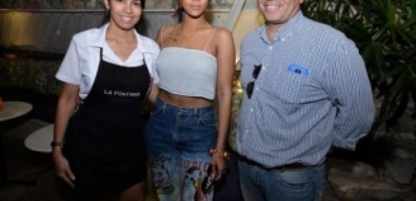 La cantante Rihanna visita restaurante cubano