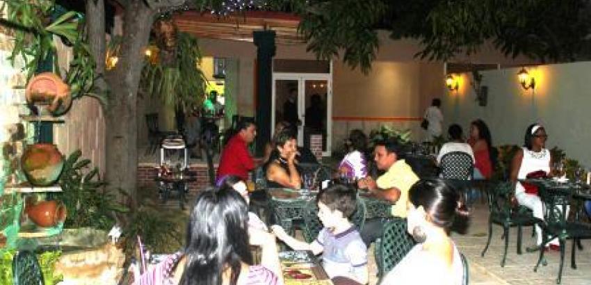 Inauguran en Cuba restaurante La Romana 