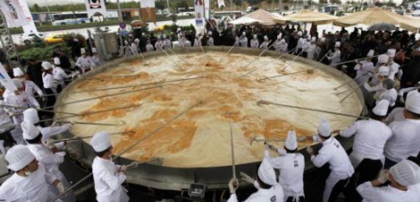 Medio centenar de periodistas cubrirán en directo el record de la tortilla más grande del mundo