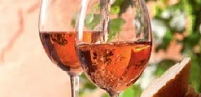 Los vinos blancos y rosados “hacen su agosto” en verano
