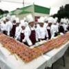 Perú: Estudiantes de gastronomía prepararon turrón de más de 30 metros