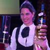 Barwoman se alza con cetro de Campeonato de Coctelería en Cuba